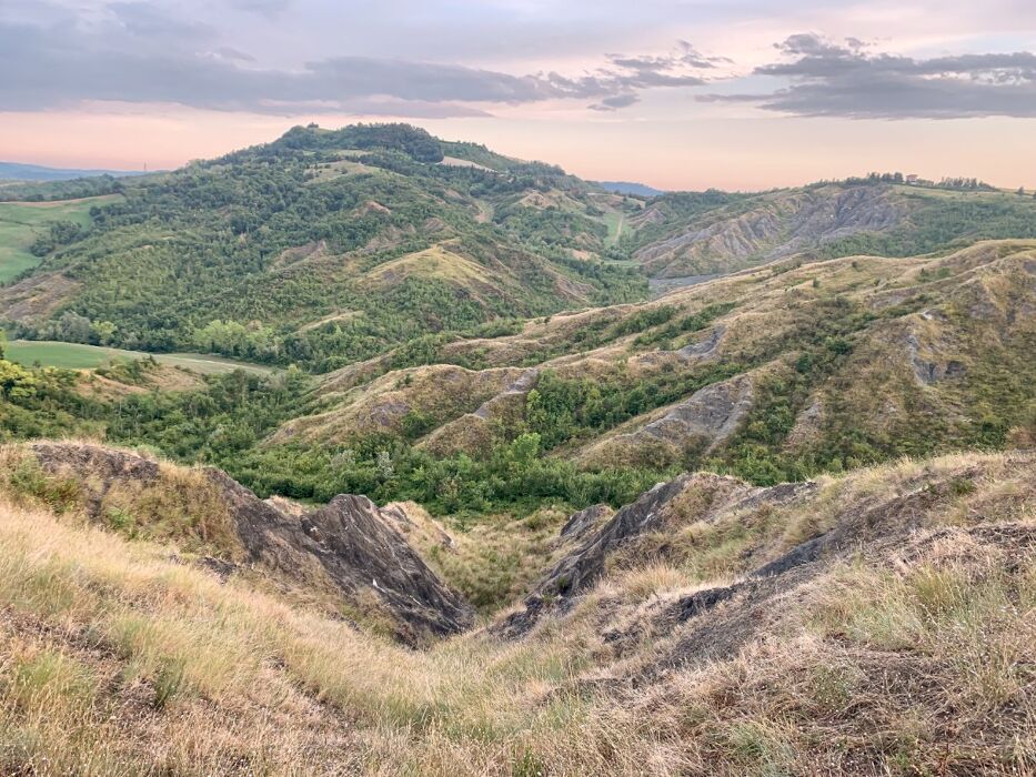 Escursione tra i Calanchi dell'Abbadessa fino a Settefonti Escursione tra i Calanchi dell'Abbadessa fino a Settefonti desktop picture