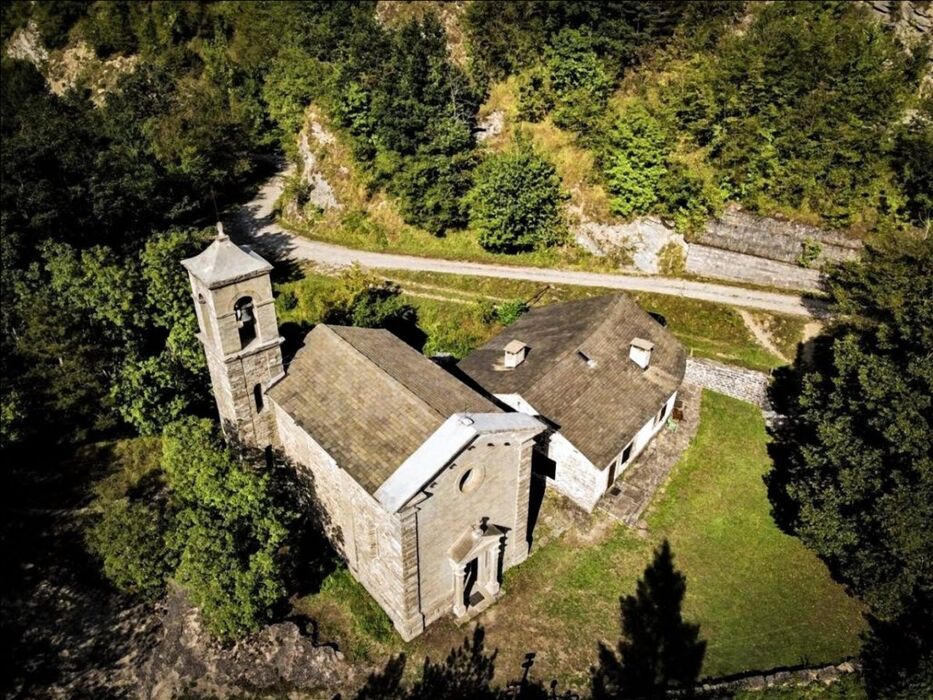 Trekking nella Valle abbandonata di Pietrapazza Trekking nella Valle abbandonata di Pietrapazza desktop picture