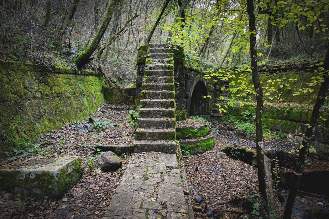 Trekking alla scoperta del monumentale acquedotto di Cologne Trekking alla scoperta del monumentale acquedotto di Cologne desktop picture