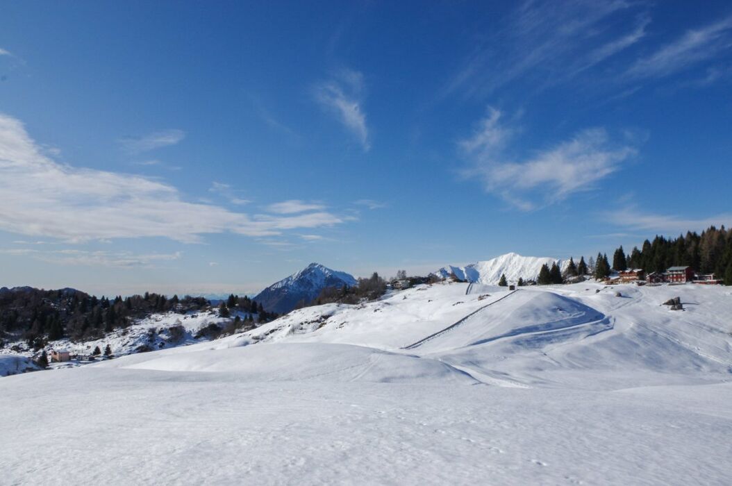 Ciaspolata ai Piani di Artavaggio con pranzo in rifugio Ciaspolata ai Piani di Artavaggio con pranzo in rifugio desktop picture
