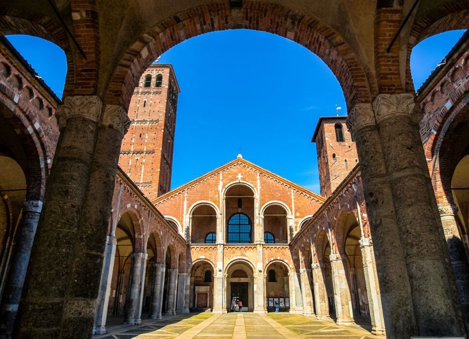 Visita alla Basilica di Sant'Ambrogio e all’Altare più bello del mondo Visita alla Basilica di Sant'Ambrogio e all’Altare più bello del mondo desktop picture