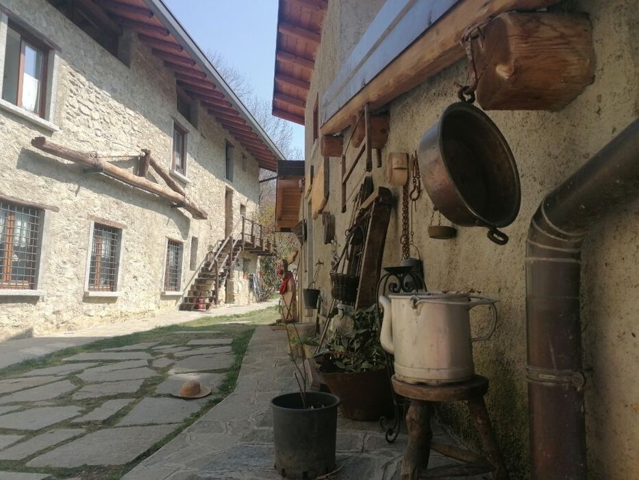 Passeggiata lungo il Pioverna in Valsassina con pranzo tipico Passeggiata lungo il Pioverna in Valsassina con pranzo tipico desktop picture