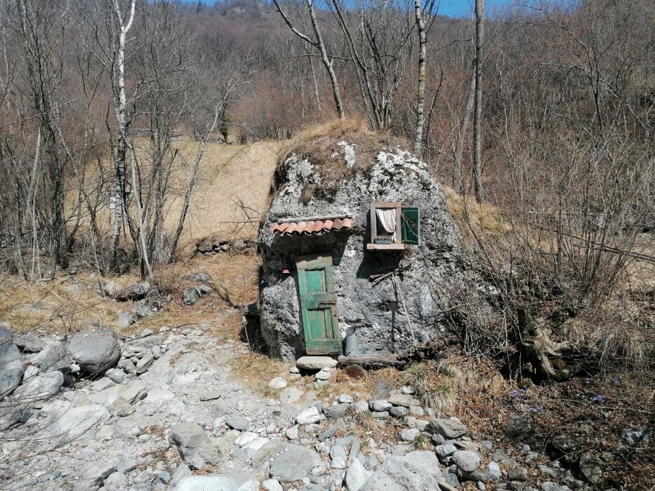 Passeggiata lungo il Pioverna in Valsassina con pranzo tipico Passeggiata lungo il Pioverna in Valsassina con pranzo tipico desktop picture