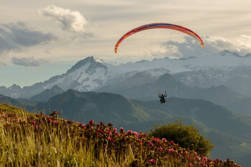Volo in Parapendio Biposto a Molveno Volo in Parapendio Biposto a Molveno desktop picture
