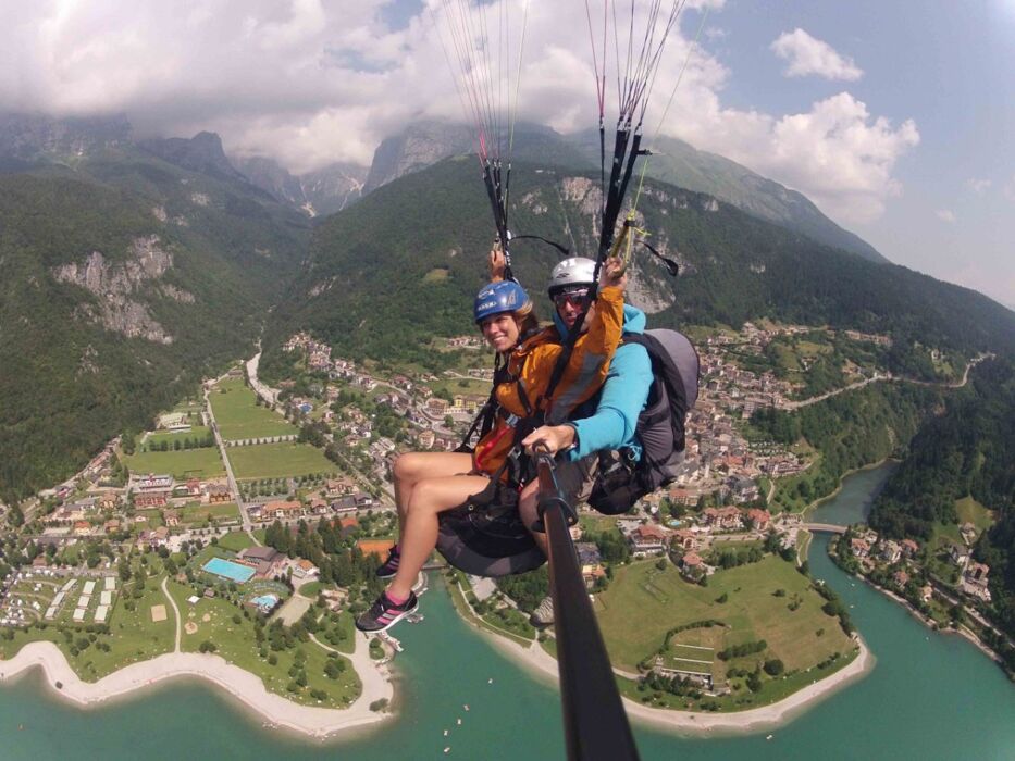 Volo in Parapendio Biposto a Molveno Volo in Parapendio Biposto a Molveno desktop picture