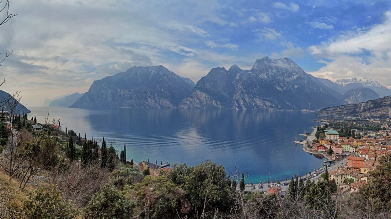 Trekking alla scoperta di Torbole e dell'Alto Garda Trekking alla scoperta di Torbole e dell'Alto Garda desktop picture