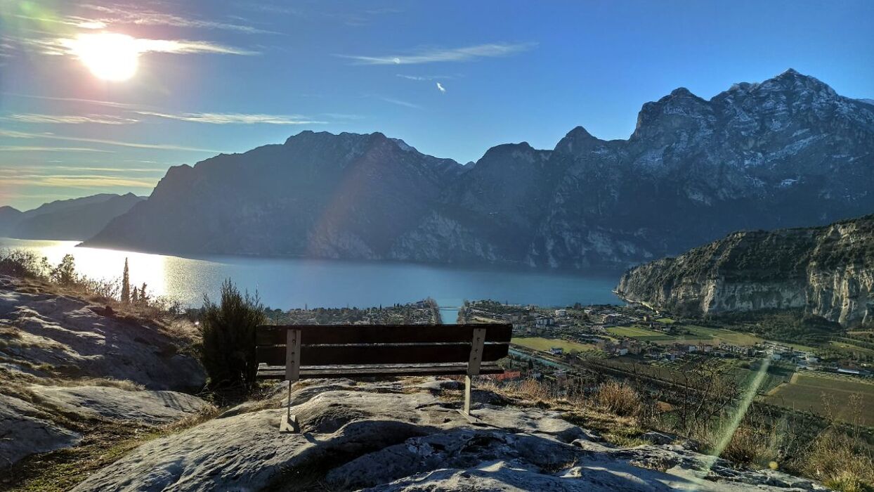 Trekking alla scoperta di Torbole e dell'Alto Garda Trekking alla scoperta di Torbole e dell'Alto Garda desktop picture