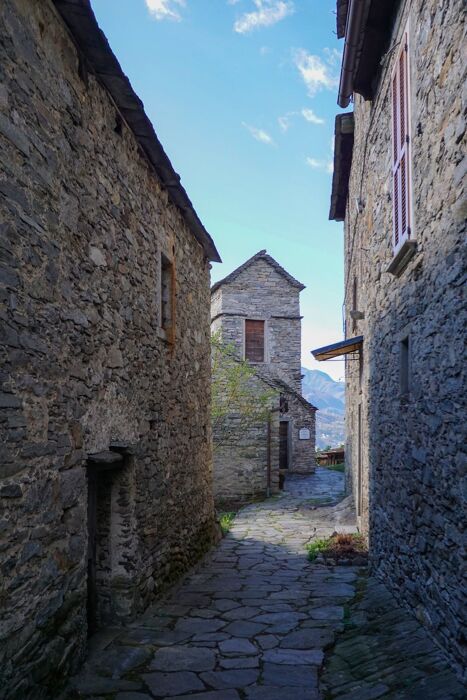 Mille villaggi in uno: escursione tra le antiche frazioni di Montecrestese Mille villaggi in uno: escursione tra le antiche frazioni di Montecrestese desktop picture