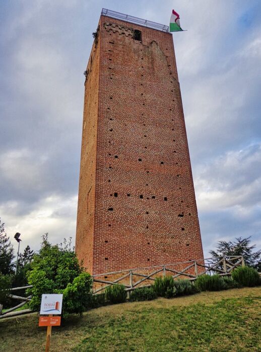 Passeggiata tra le anse del Fiume Tanaro e le colline di Masio Passeggiata tra le anse del Fiume Tanaro e le colline di Masio desktop picture