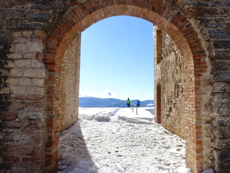 Forte Interrotto: ciaspolata al tramonto ad Asiago Forte Interrotto: ciaspolata al tramonto ad Asiago desktop picture