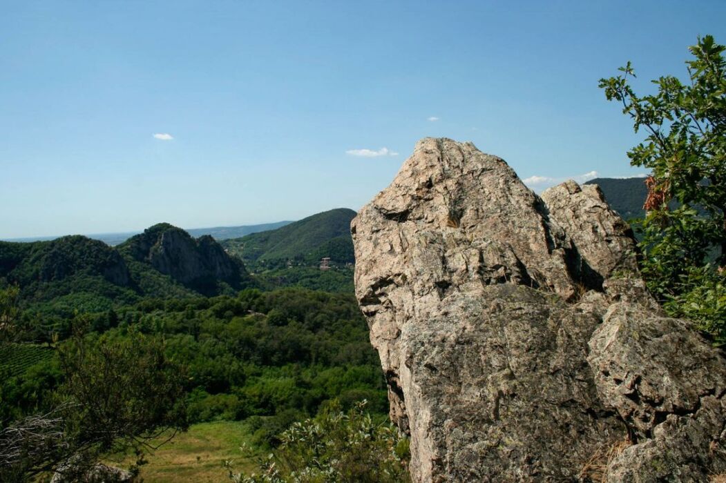 Antichi percorsi sopra Luvigliano: trekking sui Colli Euganei Antichi percorsi sopra Luvigliano: trekking sui Colli Euganei desktop picture