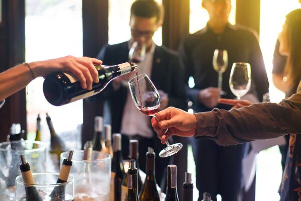 Event card Meeters & Winelivery: degustazione di vino salentino nel cuore di Milano cover image