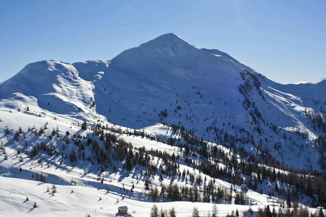Ciaspolata dal Rifugio Fedare: tra il Nuvolau e la Marmolada Ciaspolata dal Rifugio Fedare: tra il Nuvolau e la Marmolada desktop picture