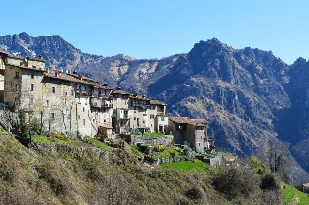 Trekking sotto le Piccole Dolomiti Bresciane: Presegno e Bisenzio Trekking sotto le Piccole Dolomiti Bresciane: Presegno e Bisenzio desktop picture