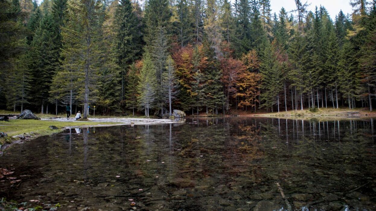 Val di Zoldo: Trekking al laghetto del Vach e al borgo di Colcerver Val di Zoldo: Trekking al laghetto del Vach e al borgo di Colcerver desktop picture