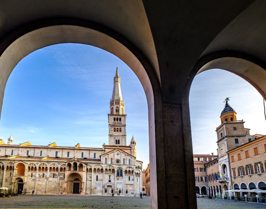 Tour guidato dell’arte urbana di Modena Tour guidato dell’arte urbana di Modena desktop picture