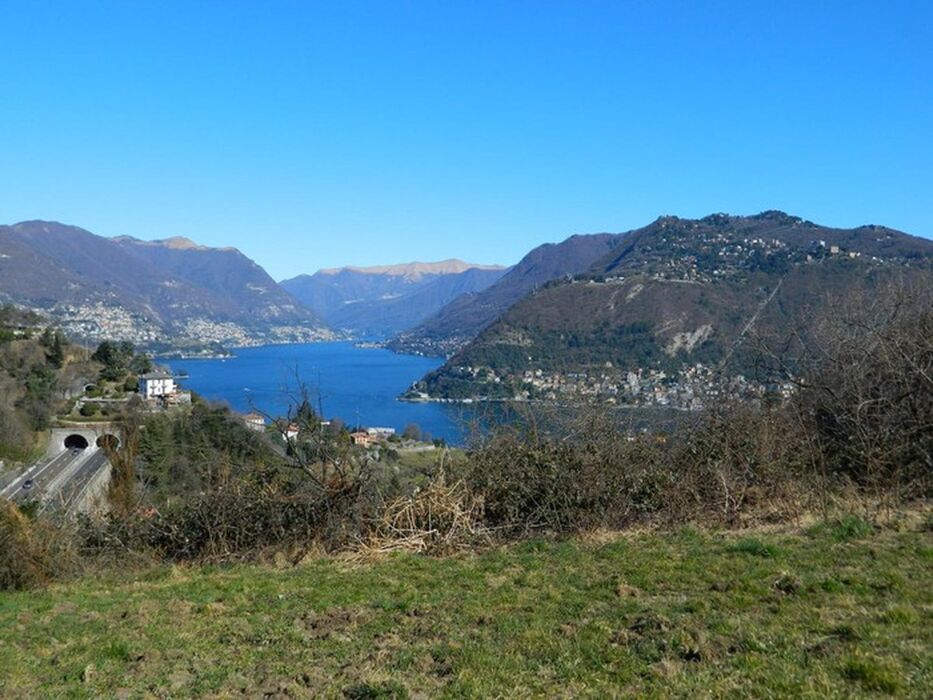 Escursione a Castel Baradello e Parco Spina Verde a Como Escursione a Castel Baradello e Parco Spina Verde a Como desktop picture