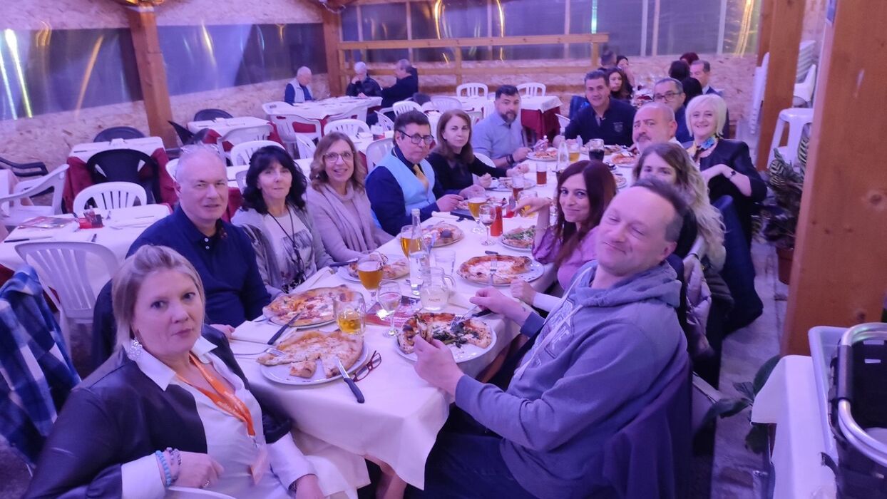 Pizzata dei Single a Busto Arsizio Pizzata dei Single a Busto Arsizio desktop picture