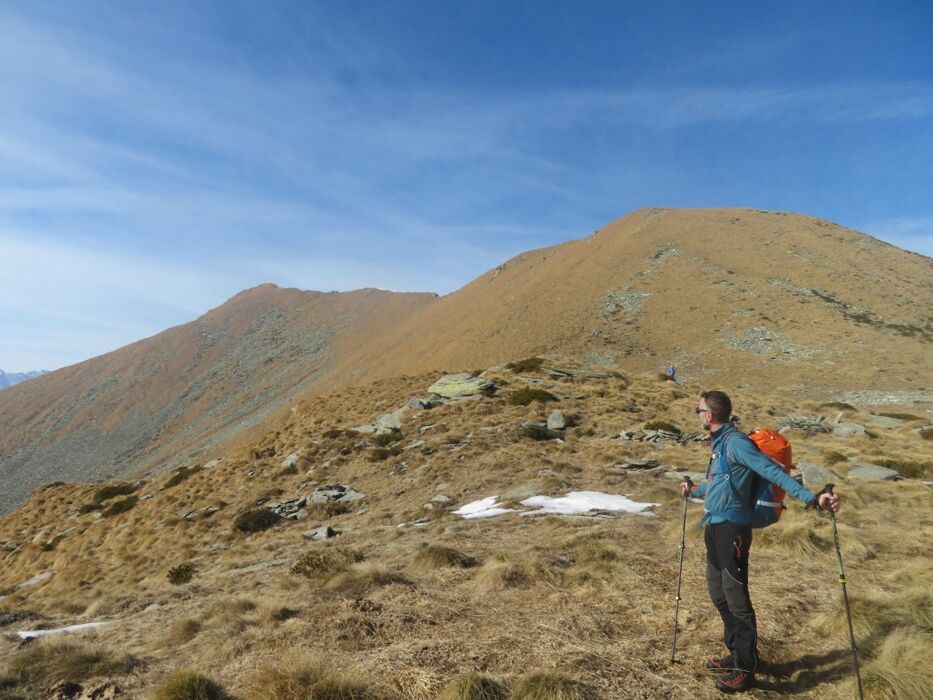 Trekking alla conquista di Monte Vaccarezza e Cima dell’Angiolino Trekking alla conquista di Monte Vaccarezza e Cima dell’Angiolino desktop picture