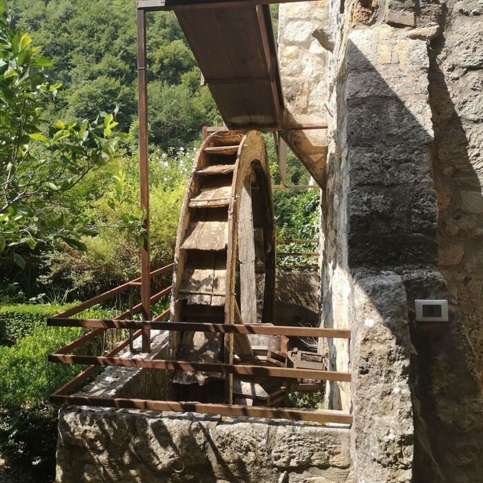 Escursione nella Valle di Calto tra covoli e vecchi mulini Escursione nella Valle di Calto tra covoli e vecchi mulini desktop picture