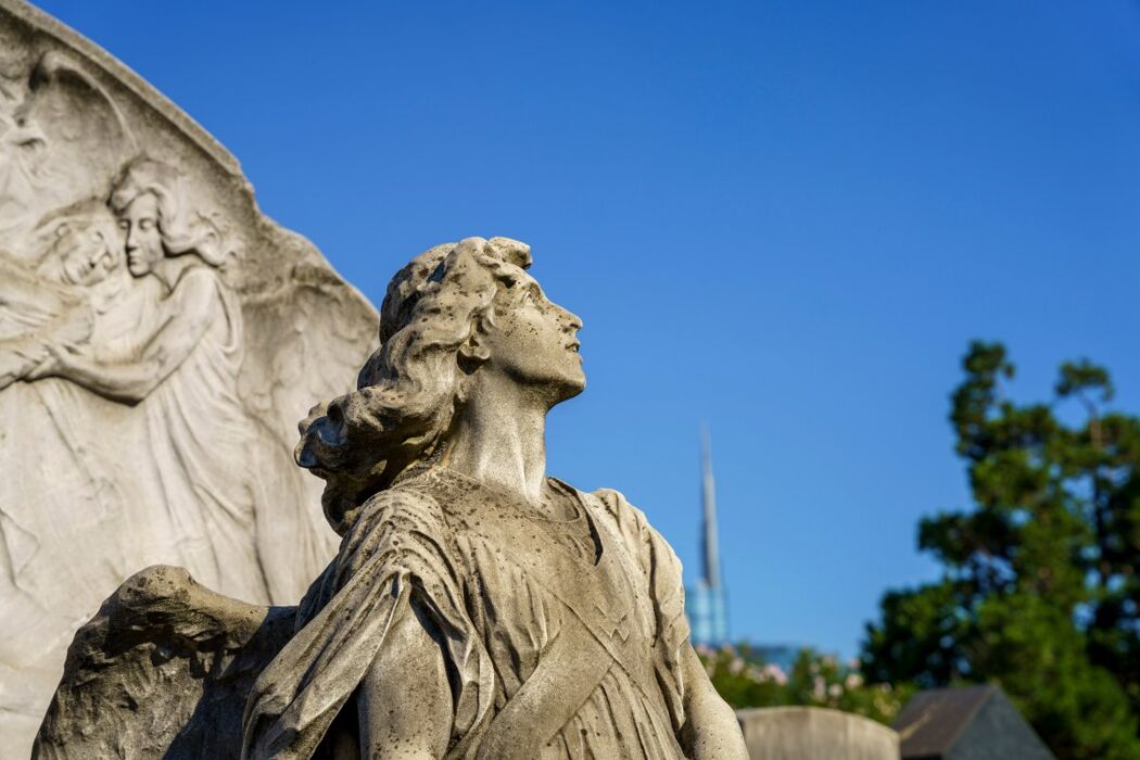 Le voci che restano: storie nascoste del Cimitero Monumentale Le voci che restano: storie nascoste del Cimitero Monumentale desktop picture