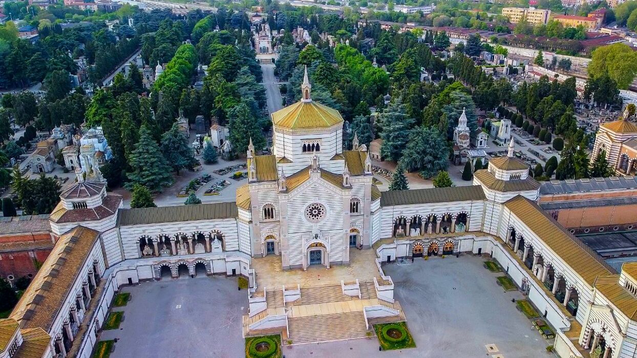 Le voci che restano: storie nascoste del Cimitero Monumentale Le voci che restano: storie nascoste del Cimitero Monumentale desktop picture