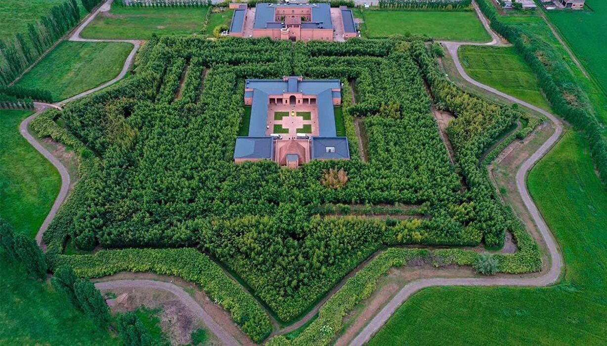 Visita guidata al Labirinto della Masone di Fontanellato Visita guidata al Labirinto della Masone di Fontanellato desktop picture