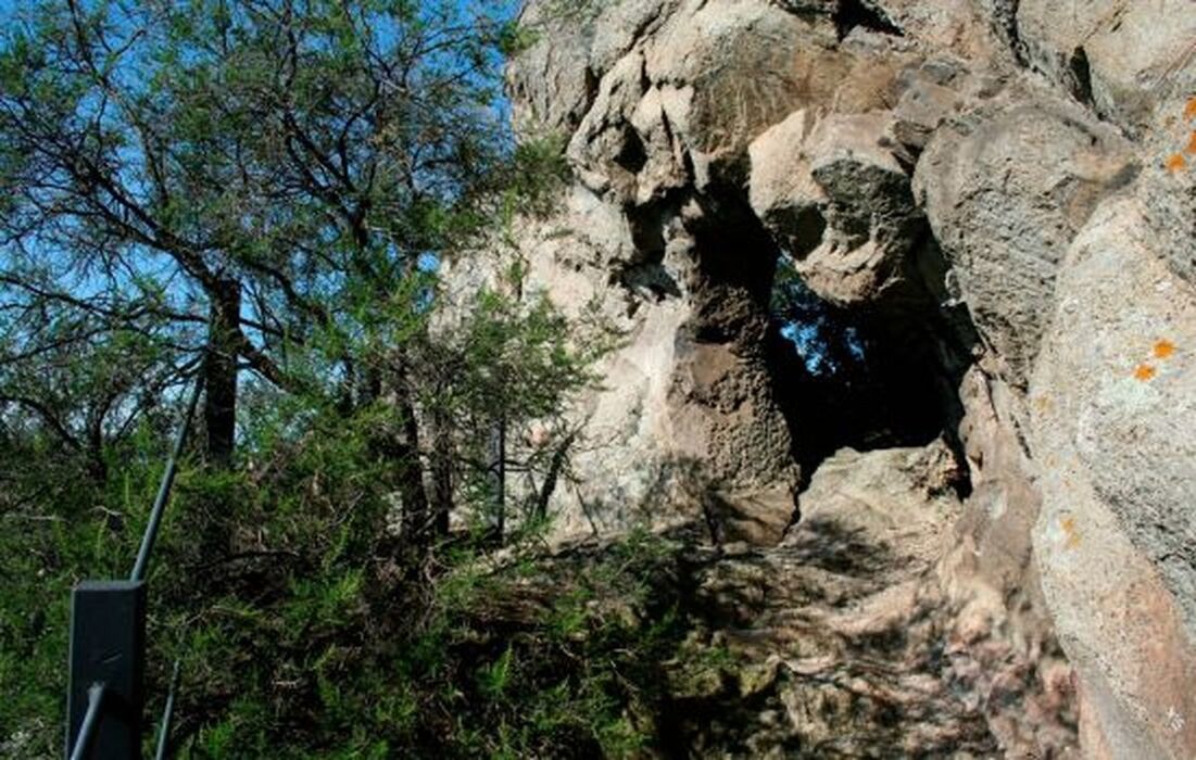 Escursione sul Monte Cinto: la Busa dei Briganti Escursione sul Monte Cinto: la Busa dei Briganti desktop picture