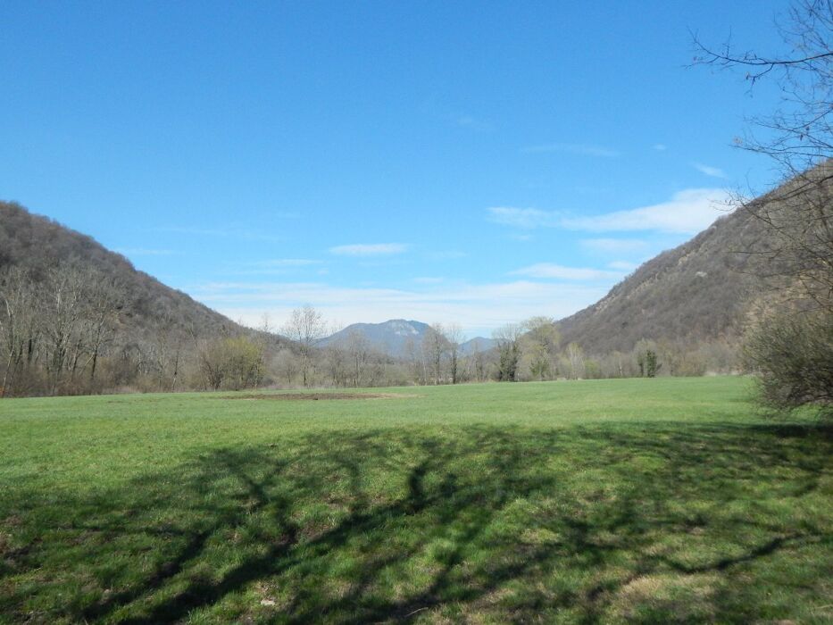 Percorso ad anello in Valganna tra laghetti, ruscelli e panorami Percorso ad anello in Valganna tra laghetti, ruscelli e panorami desktop picture