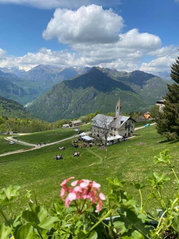 Event card Escursione panoramica con vista sul Monte Rosa all'Alpe di Mera cover image