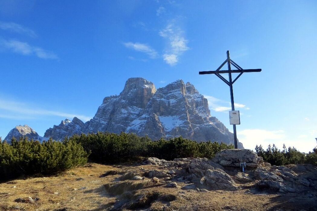 Trekking sul monte Crot: un balcone sulle valli di Zoldo e Fiorentina Trekking sul monte Crot: un balcone sulle valli di Zoldo e Fiorentina desktop picture