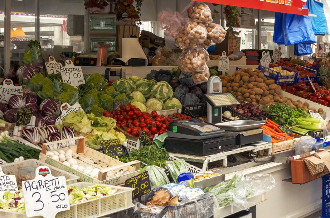 Alla scoperta dell'anima di Roma: il Rione Testaccio e lo street food Alla scoperta dell'anima di Roma: il Rione Testaccio e lo street food desktop picture