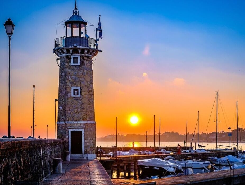 Aperitivo estivo sul Lago di Garda Aperitivo estivo sul Lago di Garda desktop picture