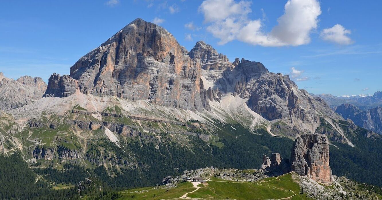 Escursione dal Passo Giau: Cinque Torri e Nuvolau Escursione dal Passo Giau: Cinque Torri e Nuvolau desktop picture