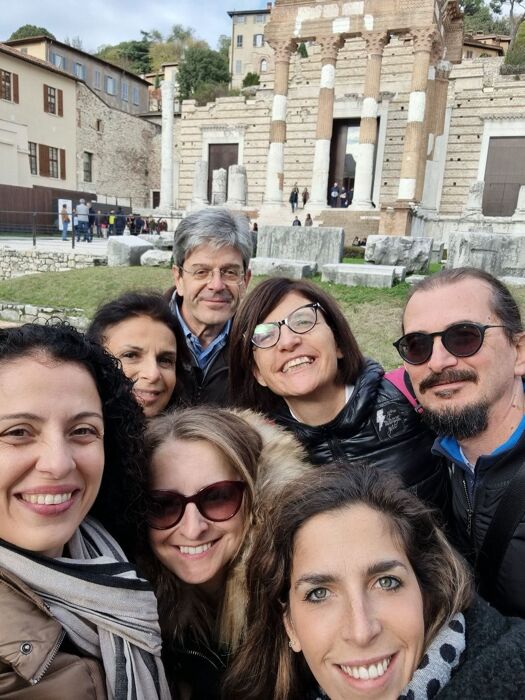 Passeggiata mattutina al Castello di Brescia Passeggiata mattutina al Castello di Brescia desktop picture