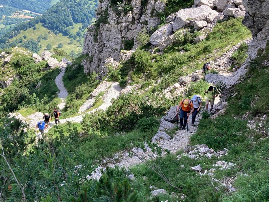 Trekking nel cuore delle Piccole Dolomiti: la Catena delle Tre Croci Trekking nel cuore delle Piccole Dolomiti: la Catena delle Tre Croci desktop picture