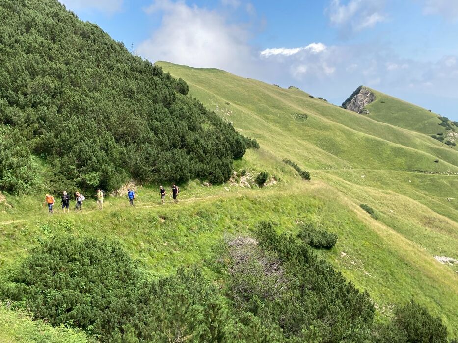 Trekking nel cuore delle Piccole Dolomiti: la Catena delle Tre Croci Trekking nel cuore delle Piccole Dolomiti: la Catena delle Tre Croci desktop picture