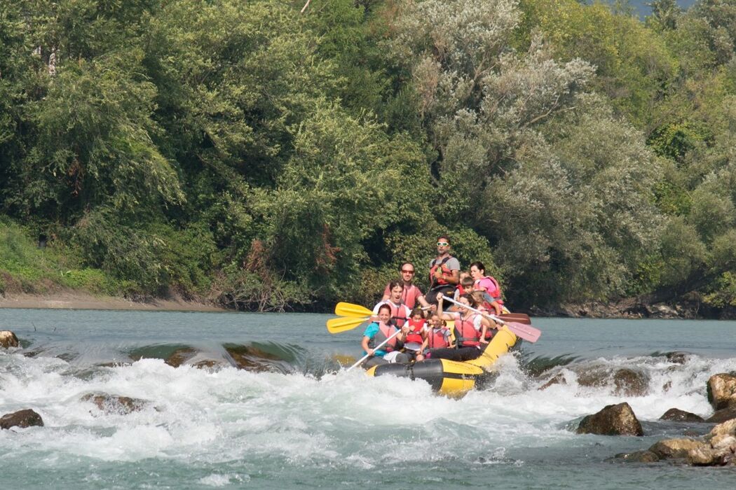 Sessione di Rafting con Spritz finale in Val d’Adige Sessione di Rafting con Spritz finale in Val d’Adige desktop picture