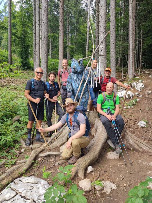Trekking tra arte e natura sul Monte Erio Trekking tra arte e natura sul Monte Erio desktop picture