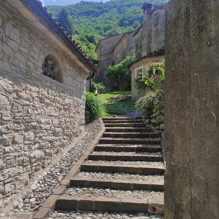 Passeggiata da Segusino a Milies attraverso il Trodo delle Acque Passeggiata da Segusino a Milies attraverso il Trodo delle Acque desktop picture