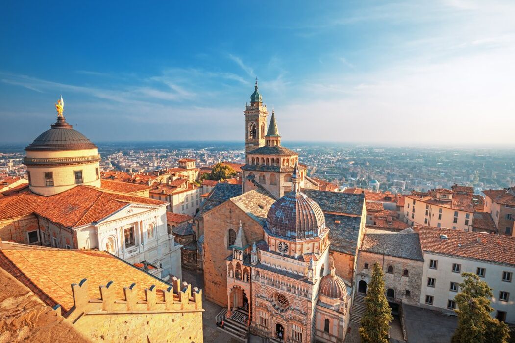 Passeggiata a Bergamo: il tramonto lungo le Mura di Città Alta Passeggiata a Bergamo: il tramonto lungo le Mura di Città Alta desktop picture