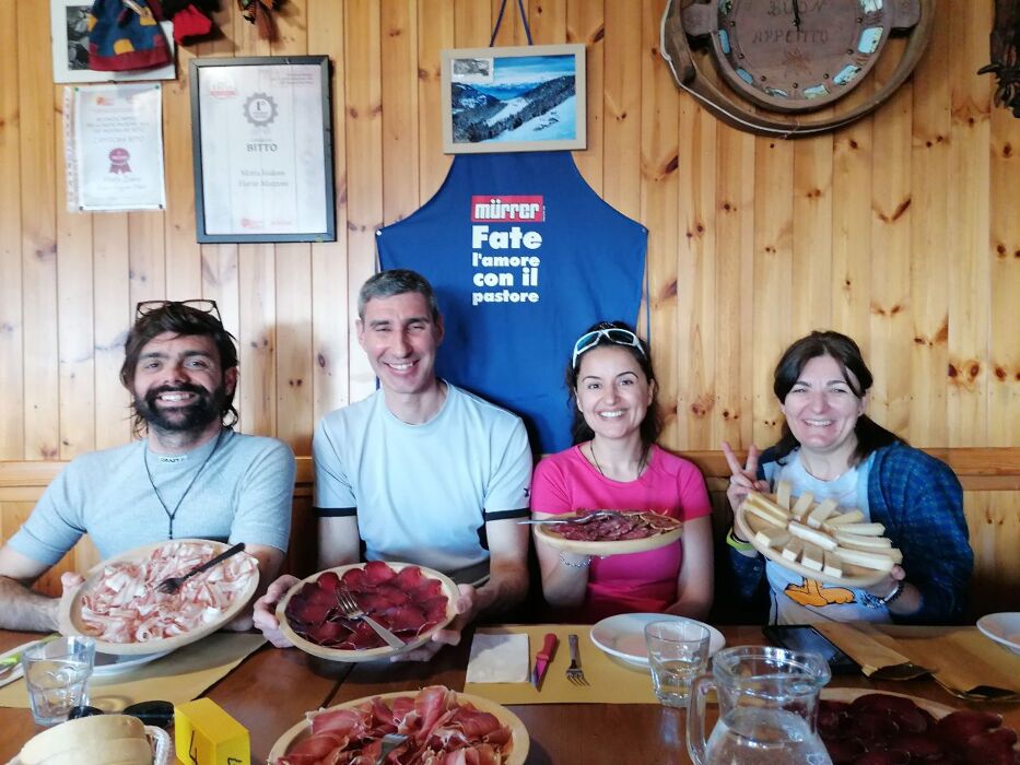 Trekking nelle Valli del Bitto: degustazione e caseificazione Trekking nelle Valli del Bitto: degustazione e caseificazione desktop picture