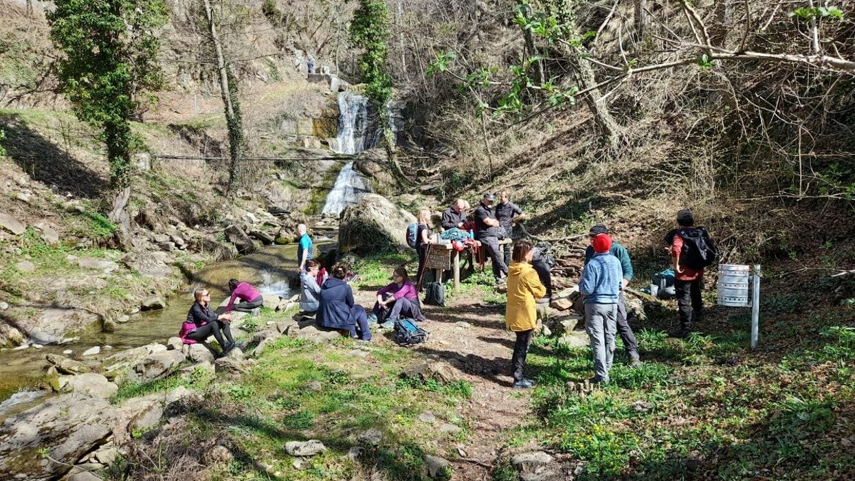 Suggestivo trekking a Rio Canali con pranzo in agriturismo Suggestivo trekking a Rio Canali con pranzo in agriturismo desktop picture