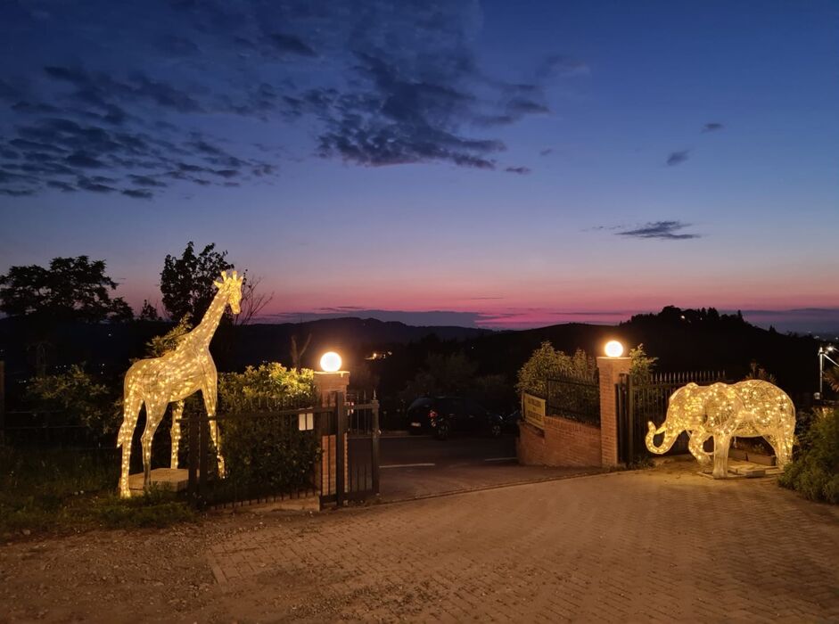 Aperitivo al tramonto sui Colli Bolognesi Aperitivo al tramonto sui Colli Bolognesi desktop picture