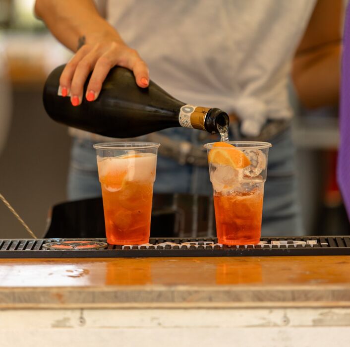 Ferragosto in piscina tra le colline veronesi Ferragosto in piscina tra le colline veronesi desktop picture