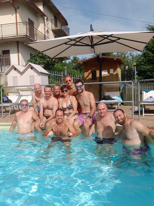 Domenica in compagnia tra trekking, pranzo e piscina Domenica in compagnia tra trekking, pranzo e piscina desktop picture