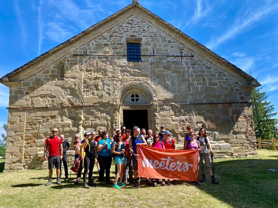 Domenica in compagnia tra trekking, pranzo e piscina Domenica in compagnia tra trekking, pranzo e piscina desktop picture