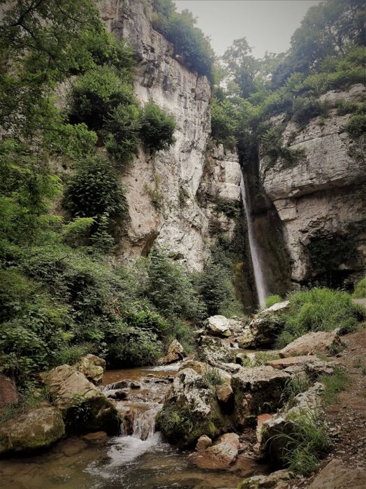 Escursione a Molina: il borgo e il Parco delle Cascate Escursione a Molina: il borgo e il Parco delle Cascate desktop picture