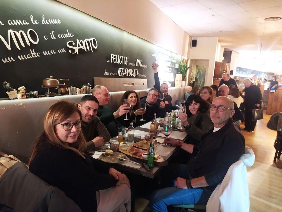 Aperitivo tra Sconosciuti a Busto Arsizio Aperitivo tra Sconosciuti a Busto Arsizio desktop picture