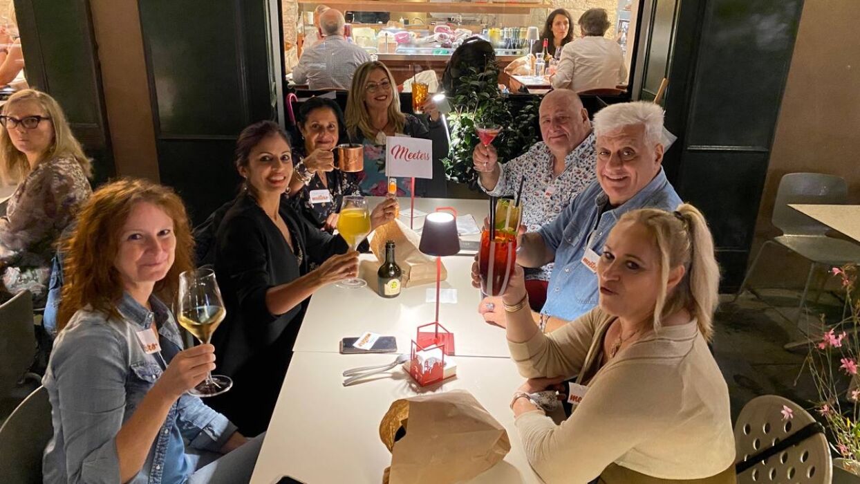 Aperitivo tra Sconosciuti a Busto Arsizio Aperitivo tra Sconosciuti a Busto Arsizio desktop picture